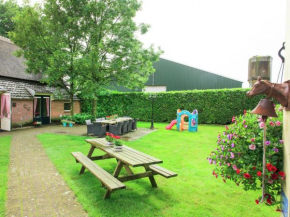 farmhouse is located in the outskirts of Moergestel, Moergestel